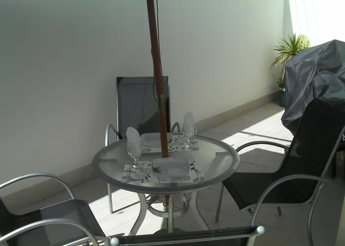 Surf 1 Guest house 2*