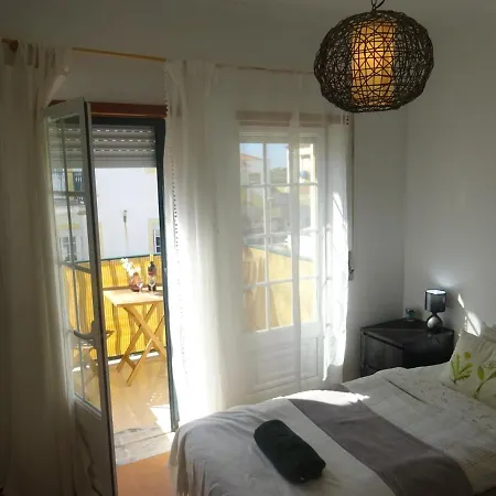 Casa de hóspedes Surf 1 2*