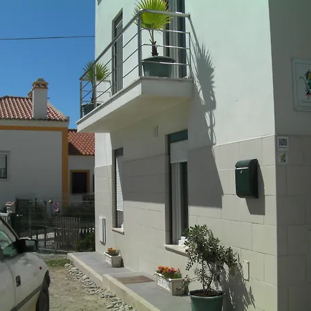 Surf 1 2* Peniche